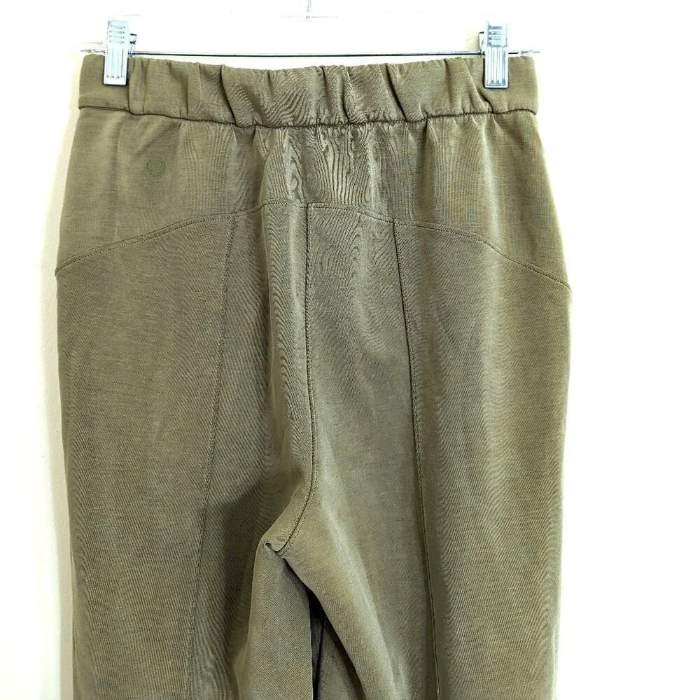 Lululemon Softstreme Relaxed High‎ Rise Pant Size 4